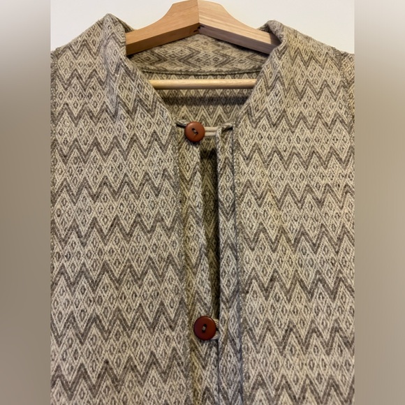 Poncho Cape Authentic Mexican Handwoven - Picture 4 of 6